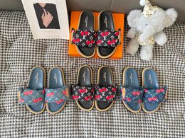 LV x TM Murakami Cherry Maya Sunset Flat Comfort Sandal Strap Platform Slide Sandals for Women Comfort Outdoor Beach Vacation Casual Slippers Multiple colors
